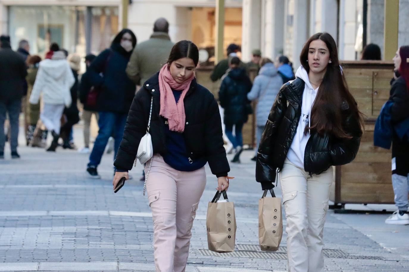 Primer día de rebajas de invierno en Valladolid