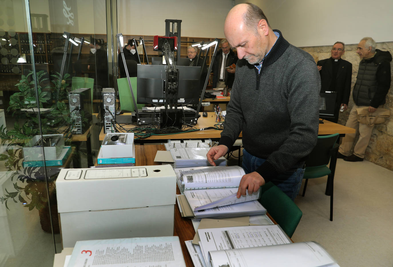 El Archivo Diocesano ofrece su valiosa información a Palencia