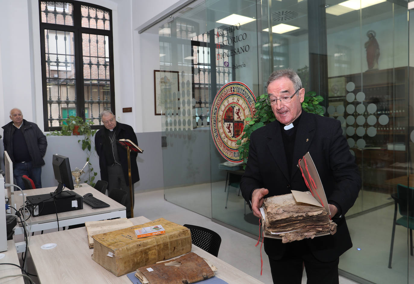 El Archivo Diocesano ofrece su valiosa información a Palencia