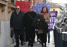 Pedro Muñoz a la entrada de la Audiencia Provincial de León.