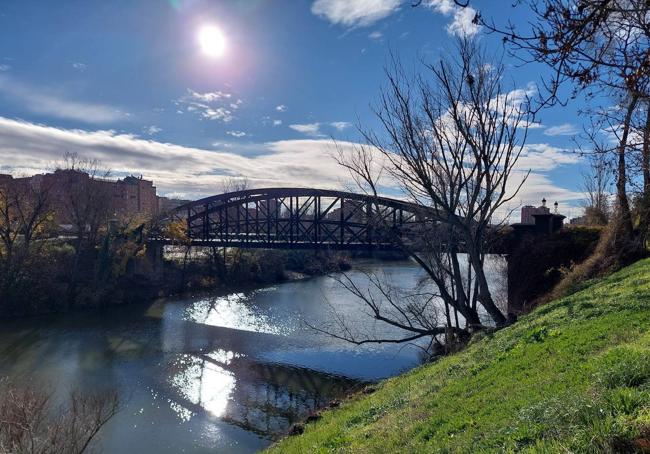 El Puente Colgante sobre el Pisuerga.