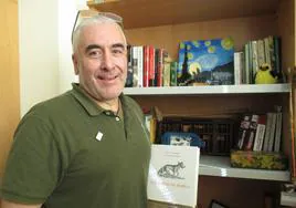 Ángel Manuel Sánchez, en su despacho de trabajo de la Facultad de Ciencias de la Universidad de Alcalá de Henares.