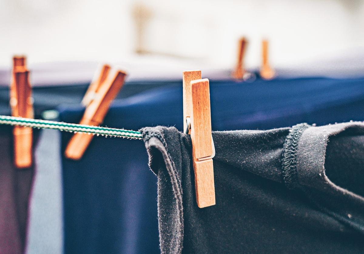10 trucos para secar la ropa en invierno - Deja tus prendas libres de  humedad y listas para usar