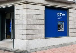 Cajero automático en una oficina de BBVA.