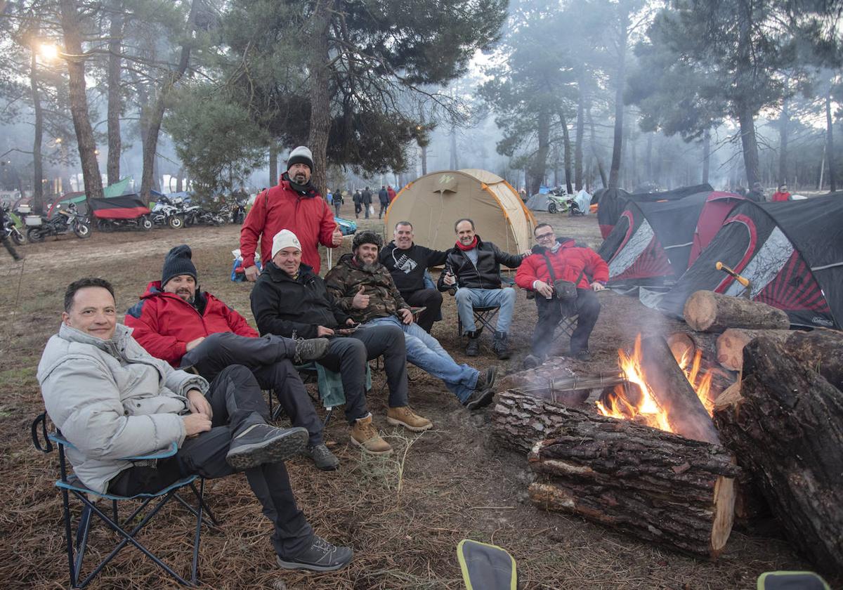 Cantalejo triplica su población con la llegada de los moteros de La Leyenda