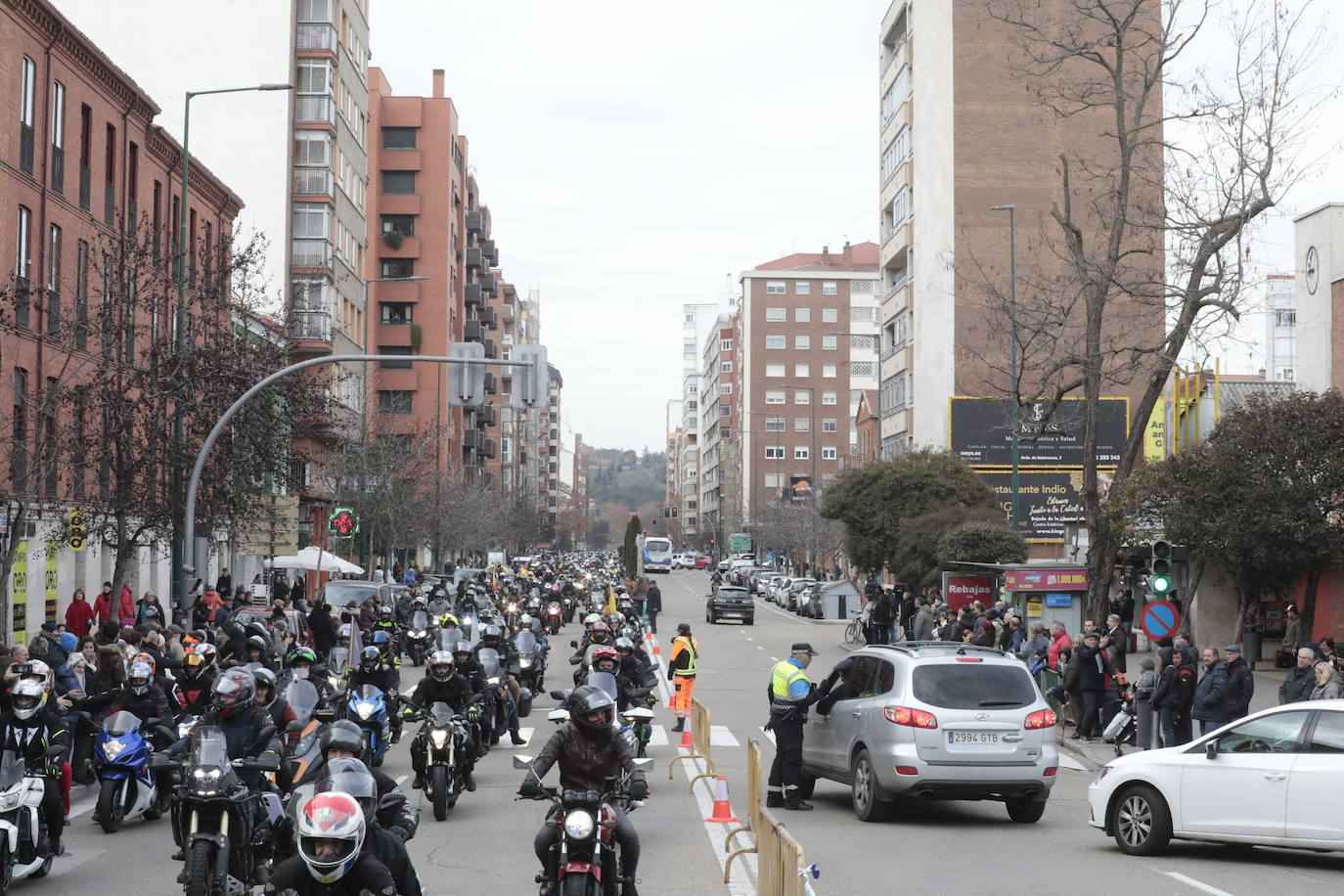 El desfile de banderas de Pingüinos, en imágenes (1/2)