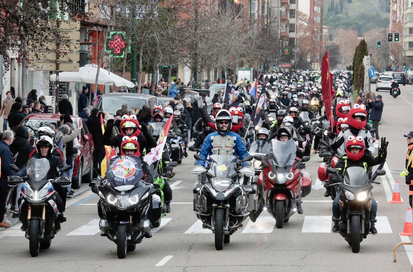 El desfile de banderas de Pingüinos, en imágenes (1/2)