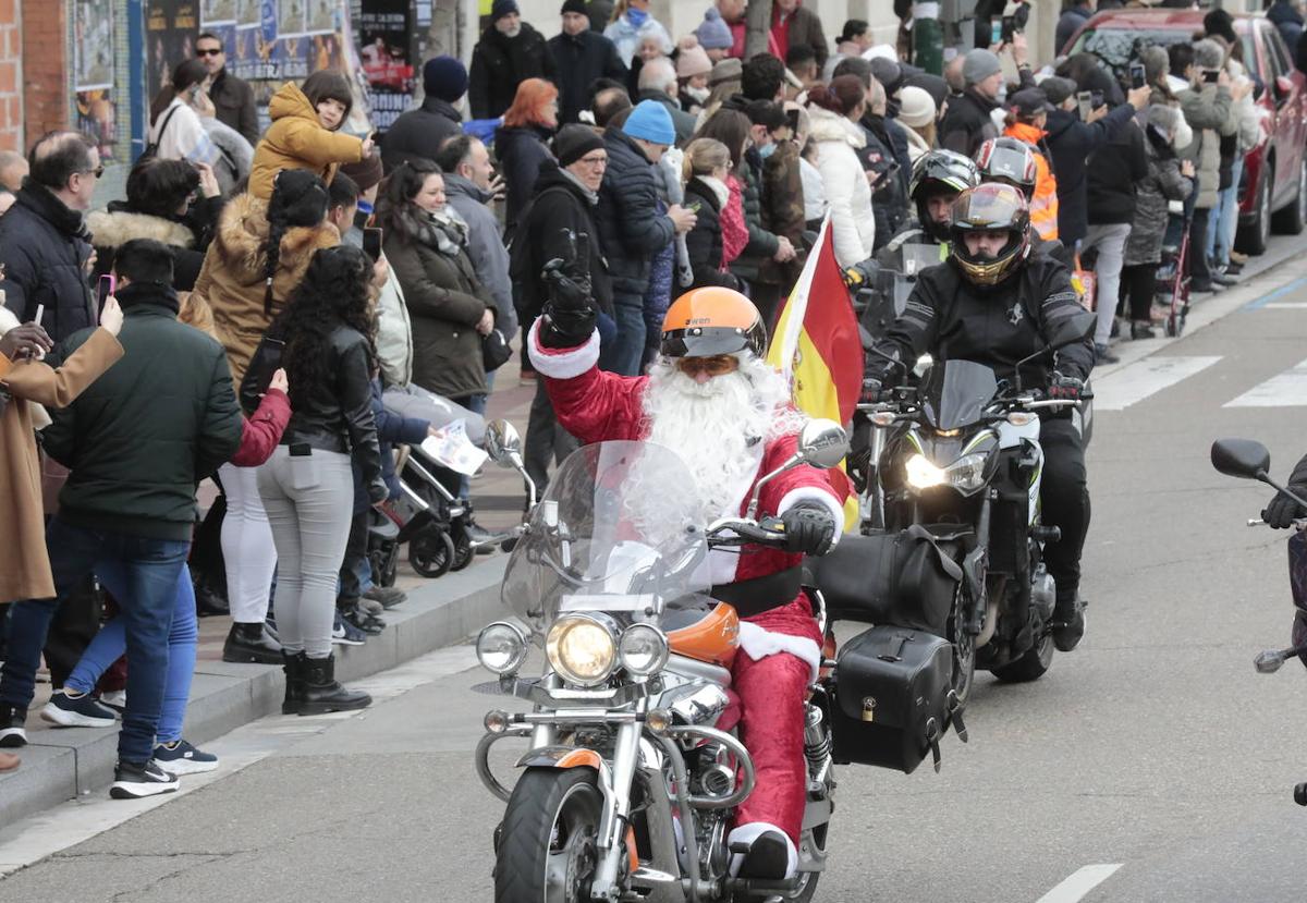 El desfile de banderas de Pingüinos, en imágenes (1/2)