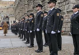 Pase de revista en el acto de este sábado en homenaje a la Policía Nacional en Segovia.
