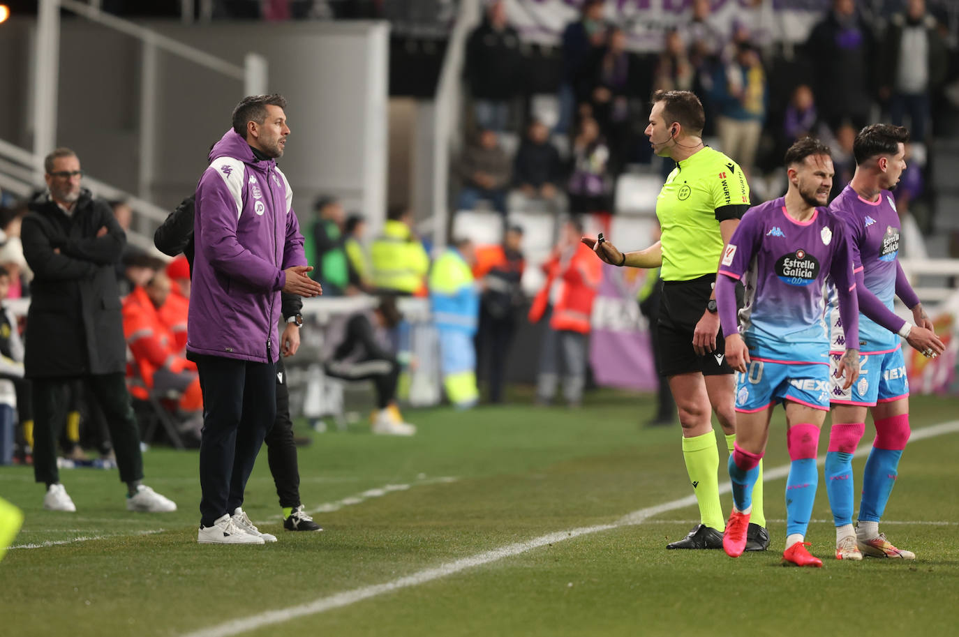 El encuentro entre el Burgos CF y el Real Valladolid, en imágenes