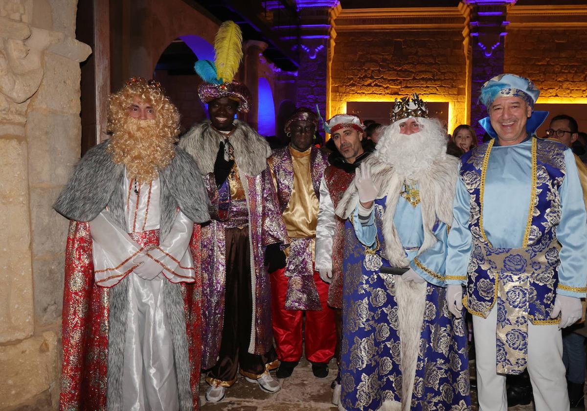 Los Reyes Magos se despiden en Becerril