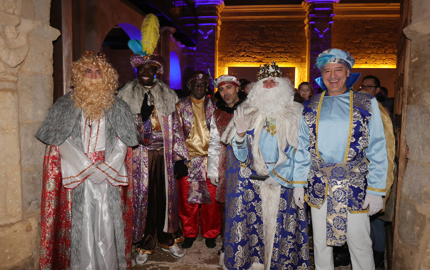 Los Reyes Magos se despiden en Becerril