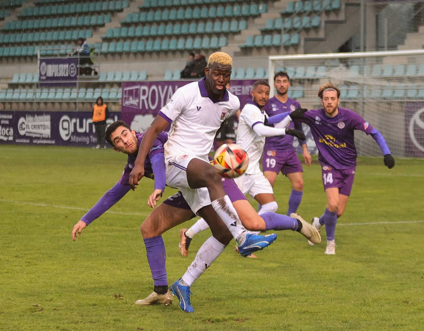 El Palencia CF se lleva el derbi en La Balastera