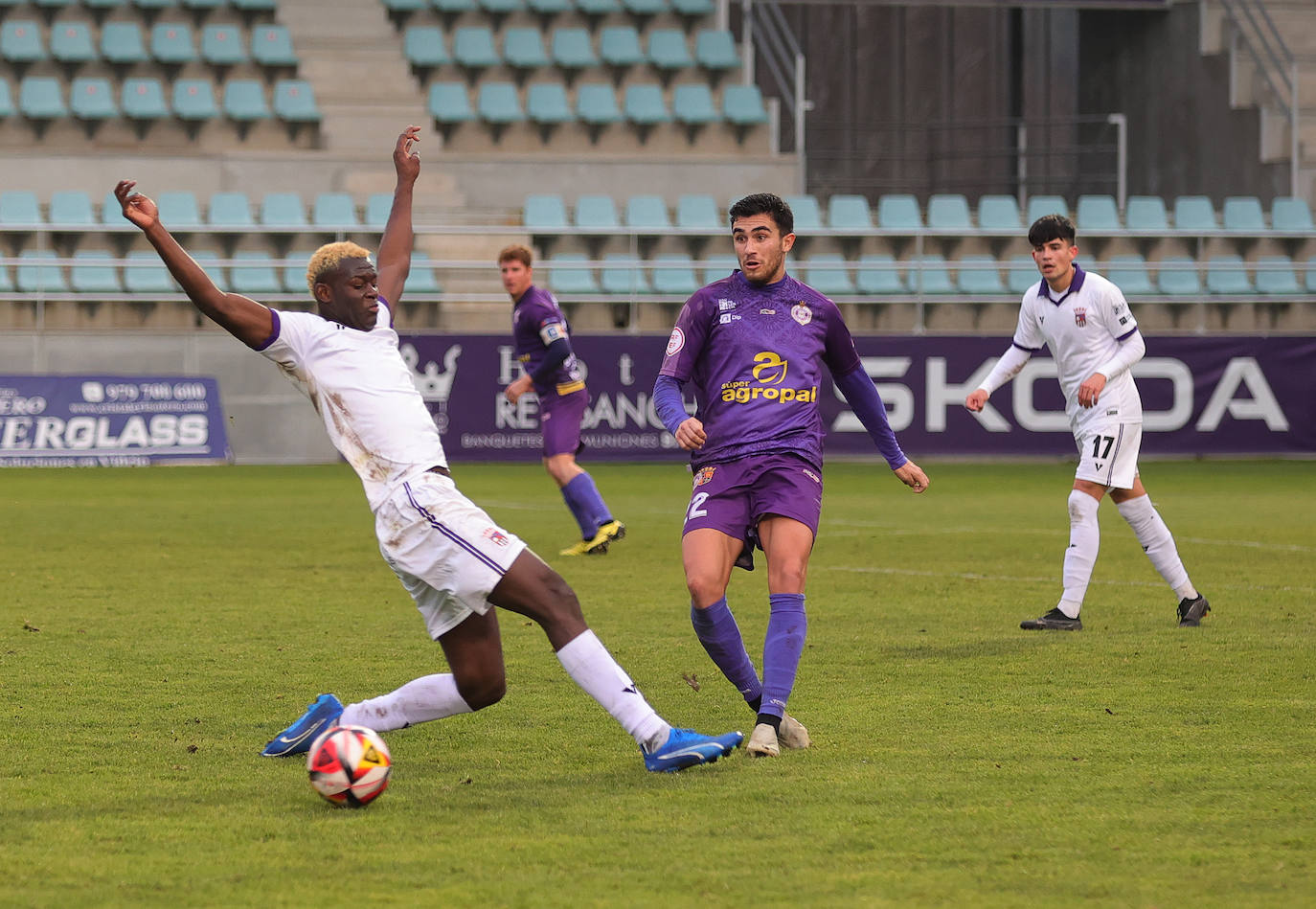 El Palencia CF se lleva el derbi en La Balastera