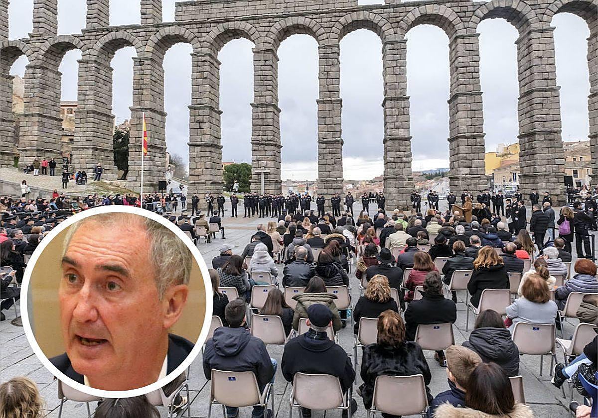 En el círculo, el alcalde de Segovia, José Mazarías, y de fondo, asistentes al homenaje a la Policía Nacional.