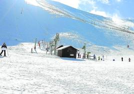 Esquiadores en una de las pistas de La Pinilla.