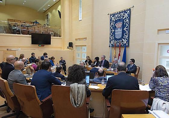 Pleno extraordinario de presupuestos en el Ayuntamiento de Segovia, el pasado viernes.