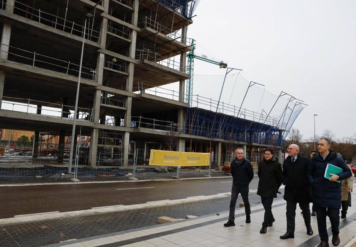 Recepción de la primera fase de las obras en Farnesio, este martes.