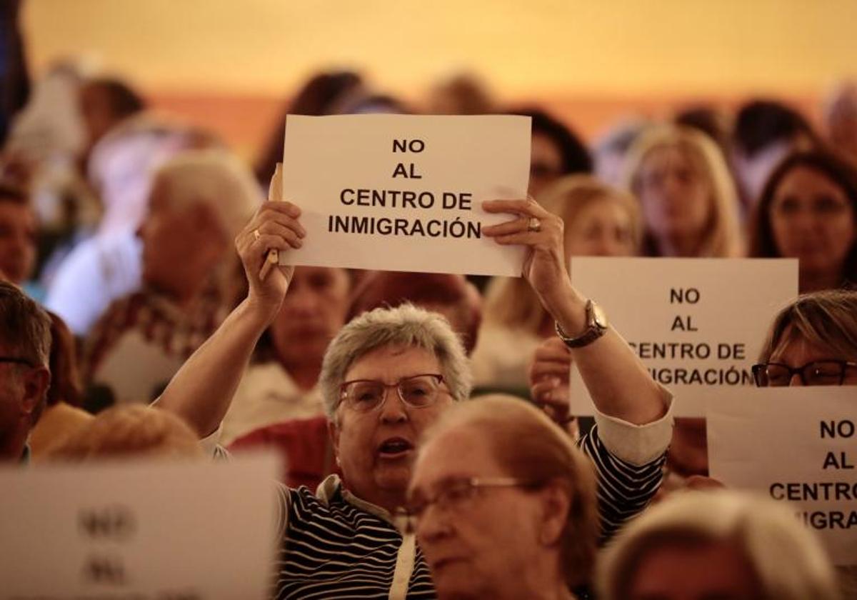 Así fueron las protestas por los centros sociales de Valladolid