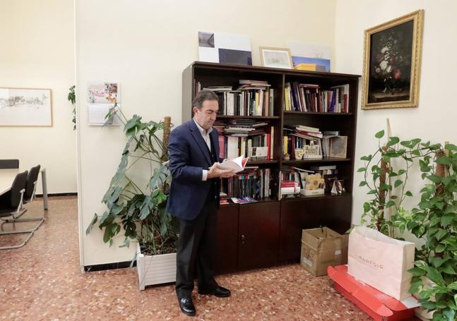 'Florero', en uno de los despachos del área de Cultura, en el Ayuntamiento.