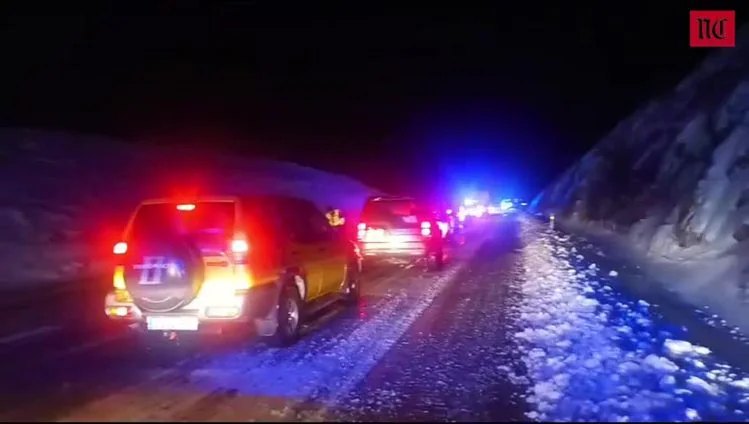 Coches retenidos en la N-122 en Soria