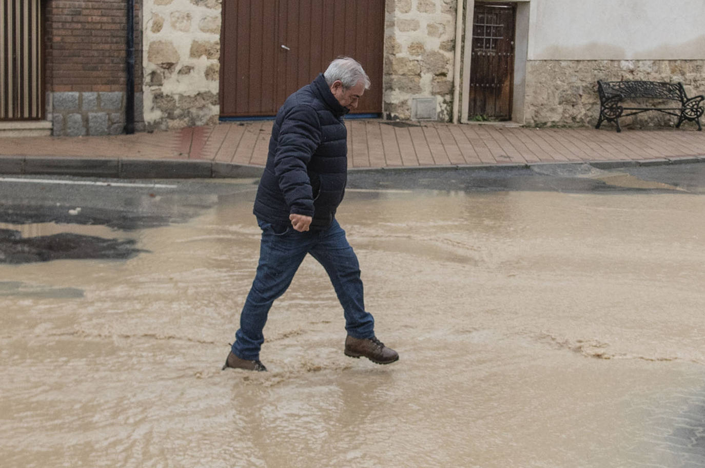 La inundación en Valverde del Majano, en imágenes