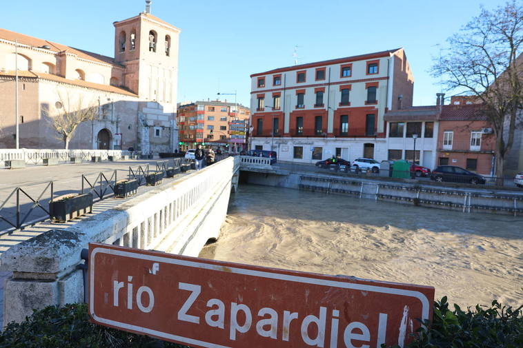 Estado del río Zapardiel a su paso por Medina del Campo.