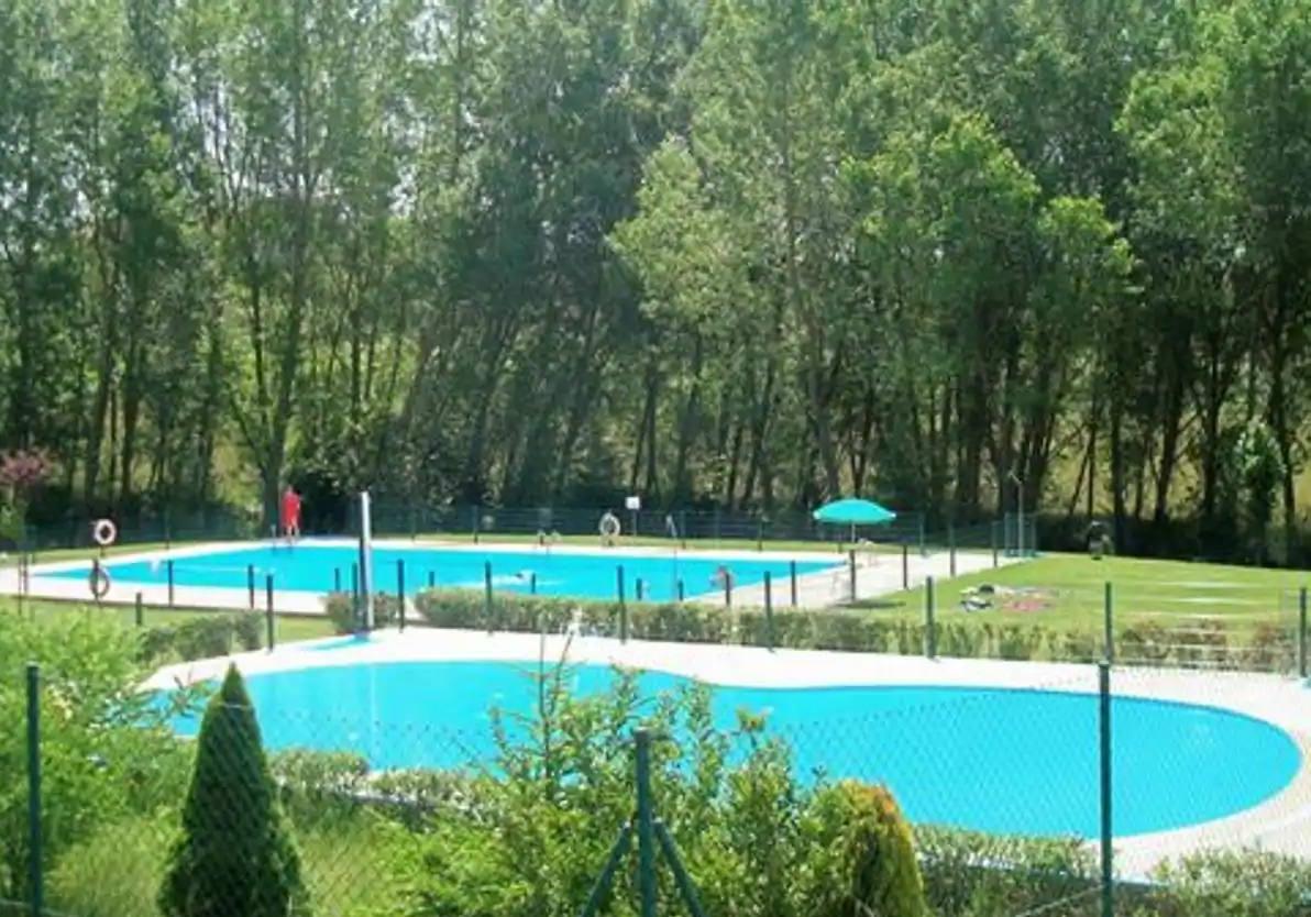 Piscinas del campin de Busto de Bureba.