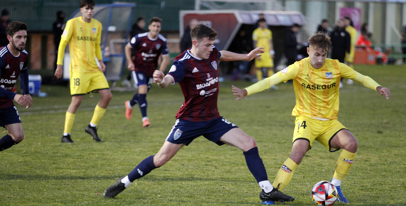 El empate de la Segoviana ante el Navalcarnero, en imágenes