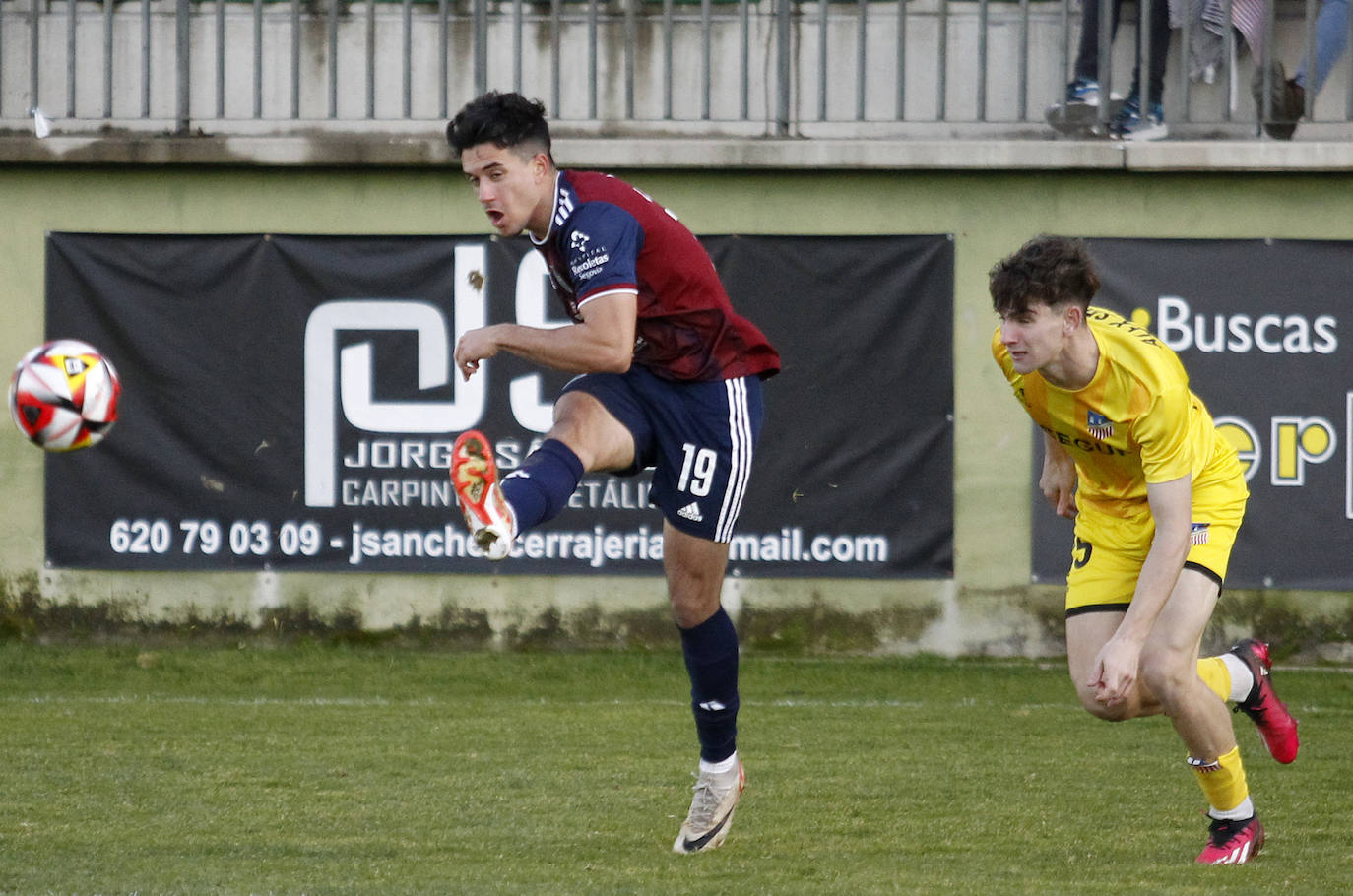 El empate de la Segoviana ante el Navalcarnero, en imágenes