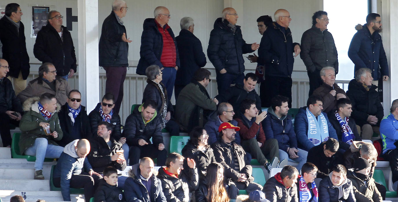 Búscate en las gradas de La Albuera durante el Segoviana - Navalcarnero