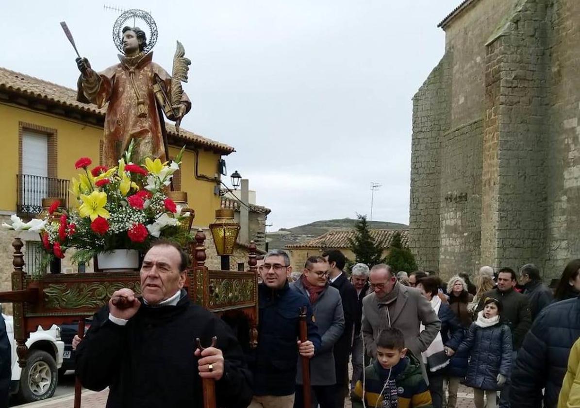 Procesión este lunes por las calles del pueblo.