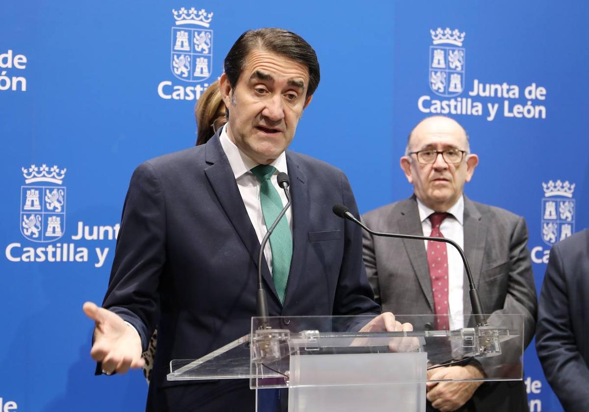 El consejero de Medio Ambiente, Juan Carlos Suárez-Quiñones, este martes durante una rueda de prensa en Palencia.