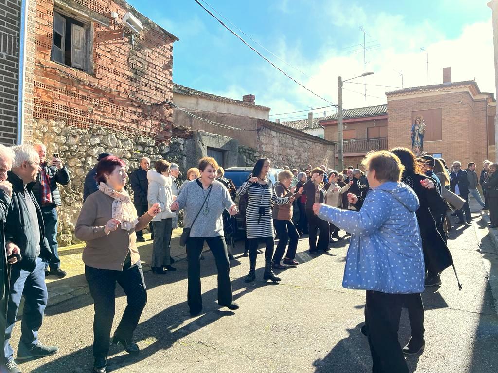 Cevico Navero danza a su Patrona