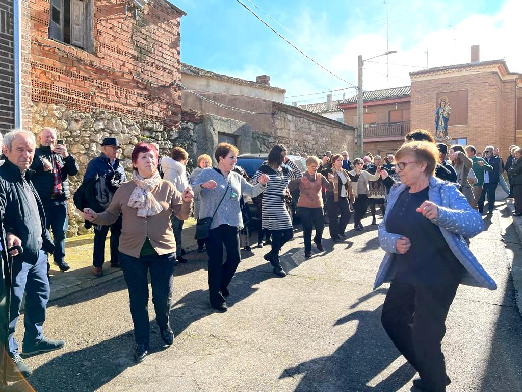 Cevico Navero danza a su Patrona