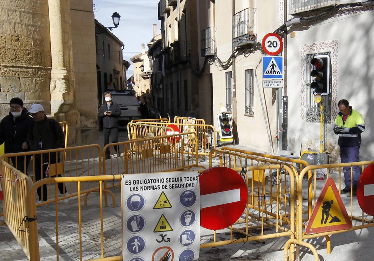 Obras en la plaza de la Merced, en el eje Catedral - Alcázar.