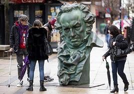 Reproducción de un 'cabezón' de Goya en el barrio de Las Delicias.