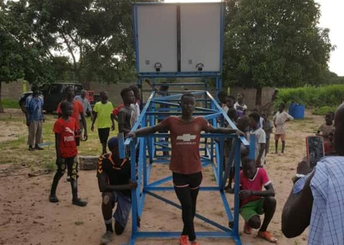 Imagen secundaria 1 - Dentalios completa con éxito la construcción de un pozo de agua en Gambia