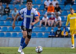 Sergi Molina, durante un partido con el Hércules.