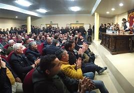 Un momento de la reunión celebrada este jueves en Tamames (Salamanca).