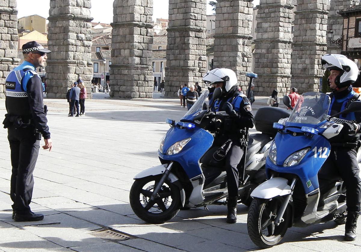 Policía Local, en la plaza del Azoguejo.