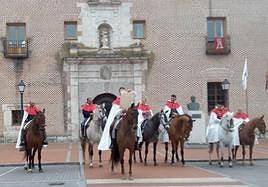 Heraldos de la Virgen de la Soterraña, a caballo en 2015.