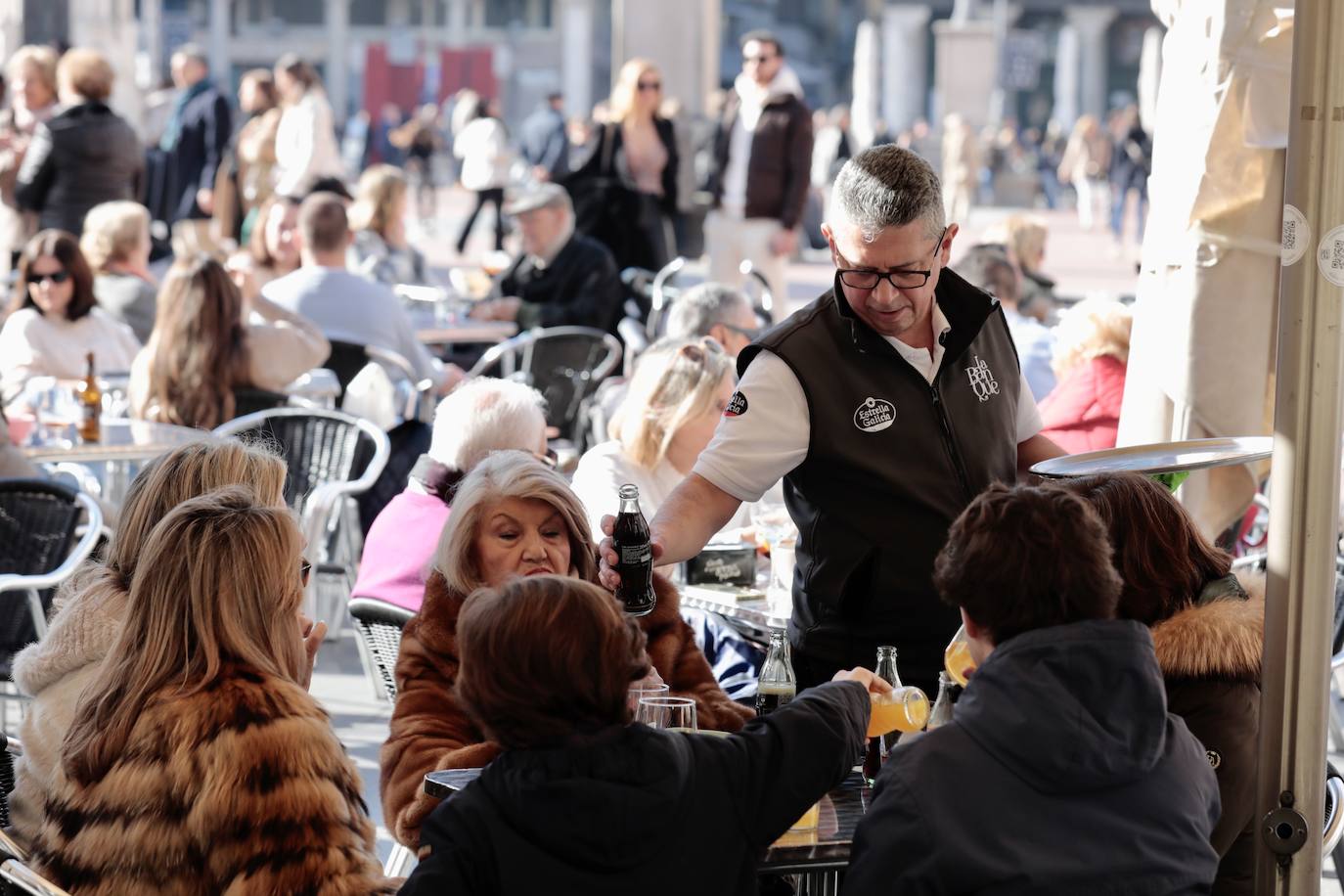 Las imágenes con las terrazas a rebosar en la Plaza Mayor