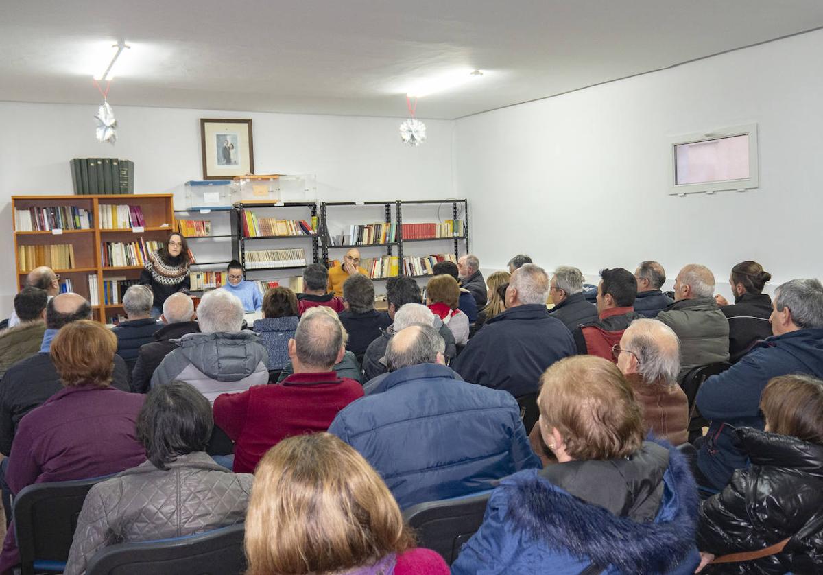 Asamblea de vecinos en Reinoso de Cerrato.