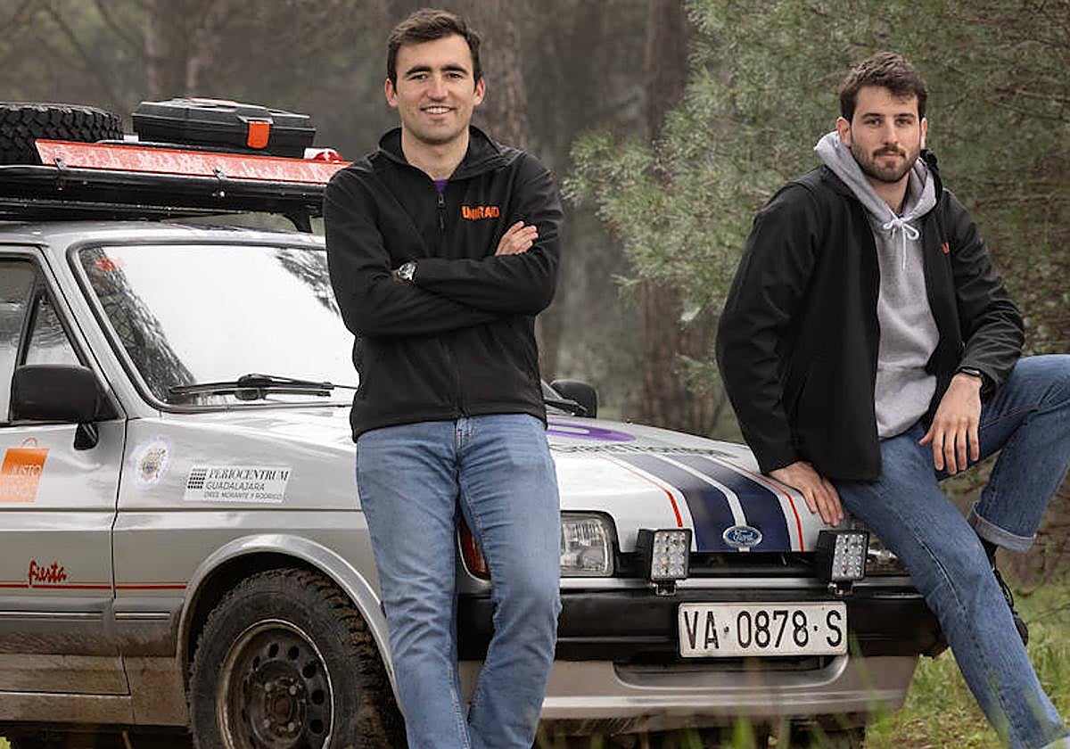 Dos vallisoletanos recorrerán Marruecos en un Ford Fiesta para repartir material solidario