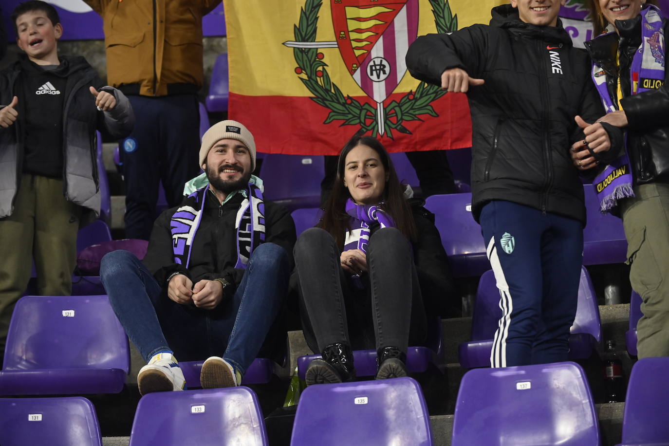 Búscate en la grada del estadio José Zorrilla (2 de 3)