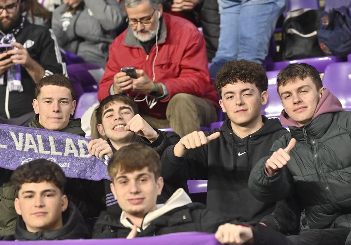 Búscate en la grada del estadio José Zorrilla (2 de 3)