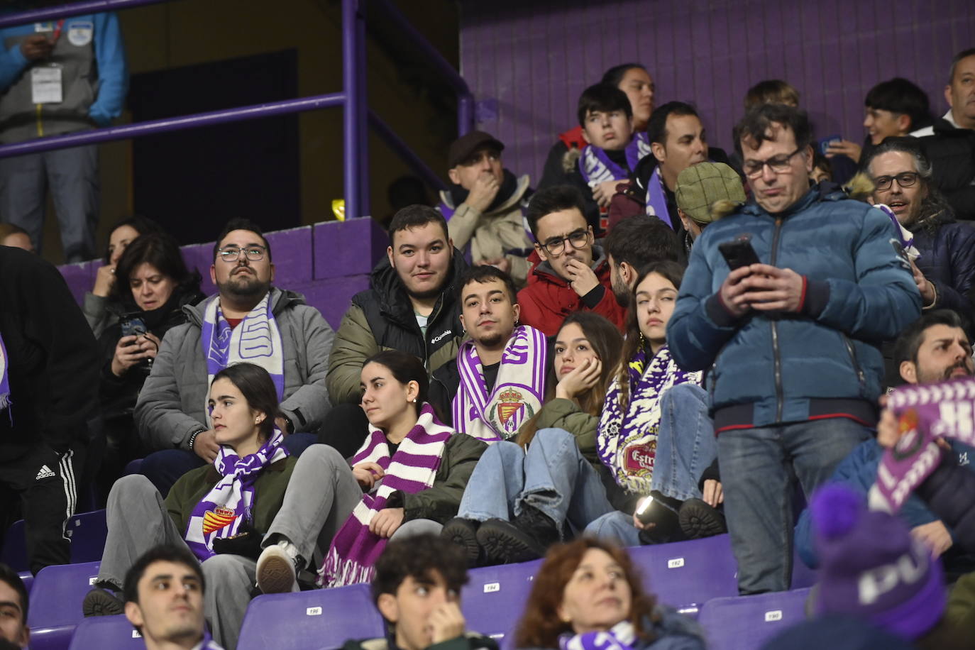 Búscate en la grada del estadio José Zorrilla (2 de 3)