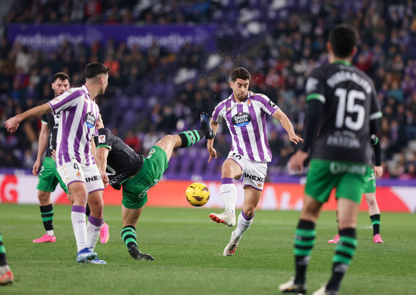 La victoria del Real Valladolid sobre el Racing de Santander, en imágenes