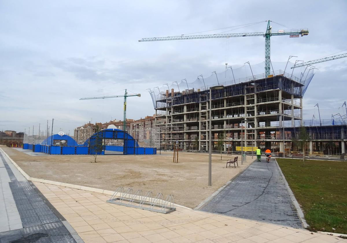 Edificio en construcción en el nuevo barrio de los Cuarteles, en Artillería.